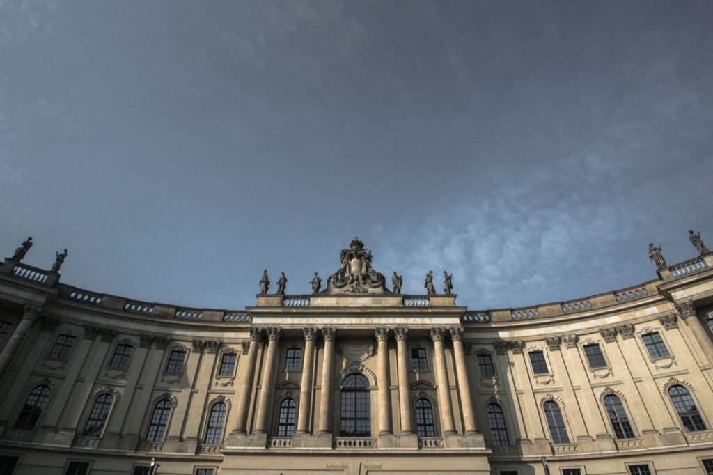 Almanya üniversite başvuru rehberi: Berlin Humboldt Üniversitesi tarihi binası
