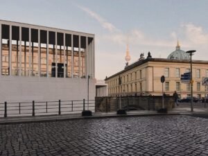 Berlin Müze Adası ve Fernsehturm manzarası — Goethe sınav tarihleri rehberi
